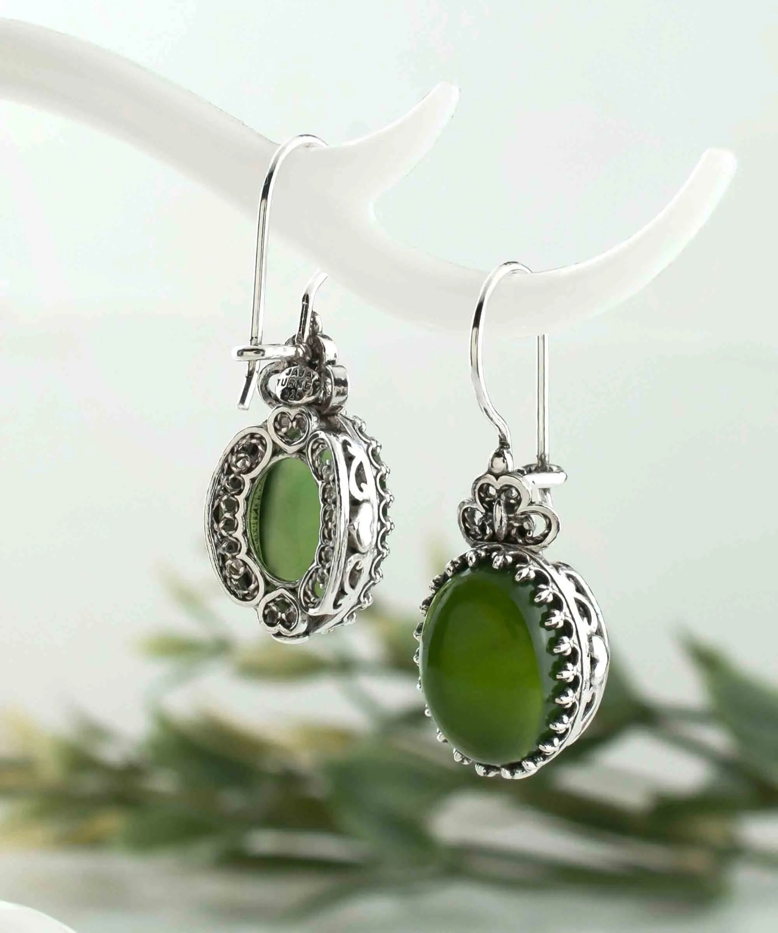 Filigree Art Serpentine Gemstone Heart Detailed Women Silver Oval Drop Earrings