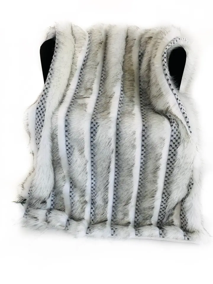 Two-Tone Feather Faux Fur Luxury Throw Blanket thumbnail 4