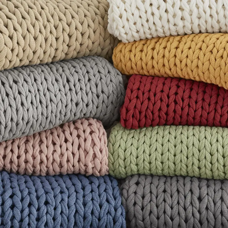 Double-Knit Chunky Reversible Handmade Bed Throw thumbnail 7
