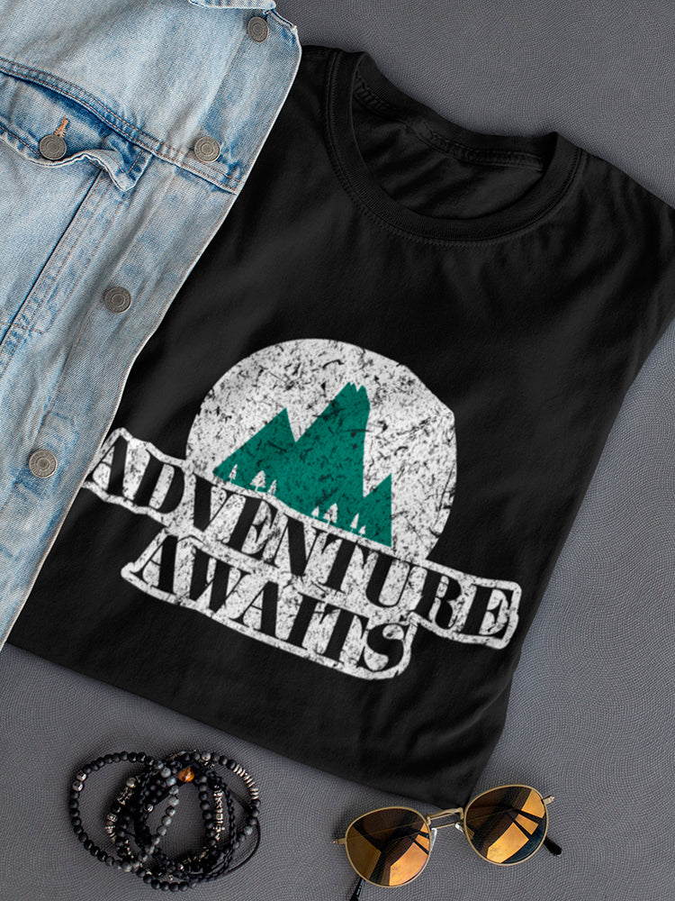 Adventure Awaits Mountains. Women's T-Shirt